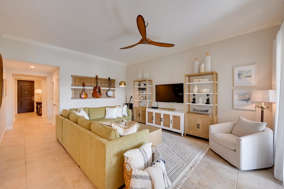 Luxe Naples Bay Resort Condo: Near Fifth Ave! Apartment in East Naples