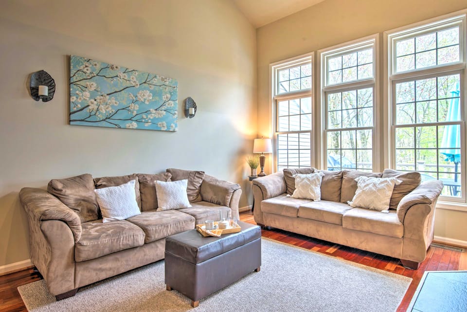 Community Perks & Deck: Lake Harmony Townhome! Apartment in Kidder Township