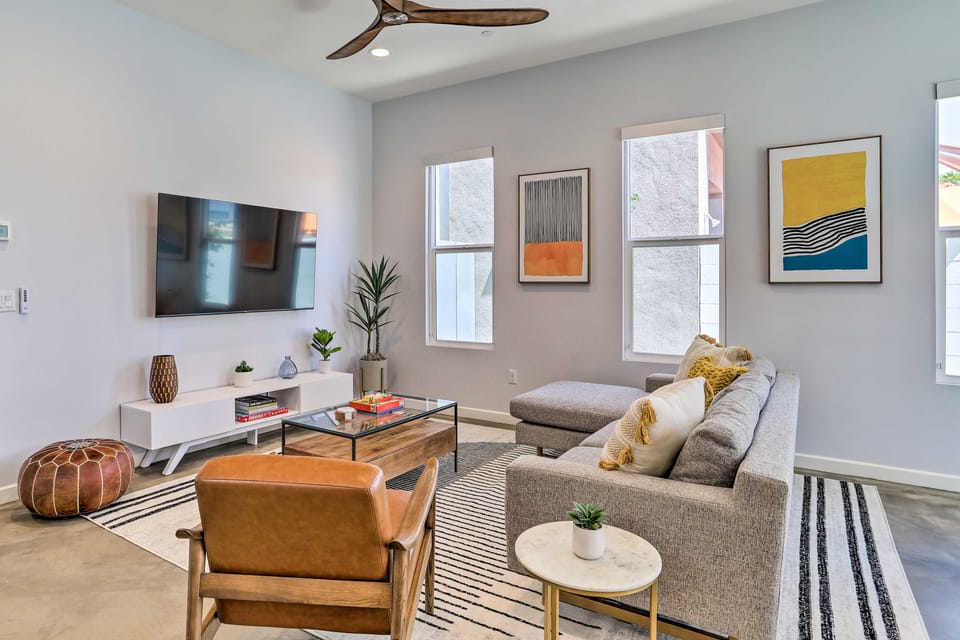 Mid-Century Modern Palm Springs Home w/ Pool House in Palm Springs