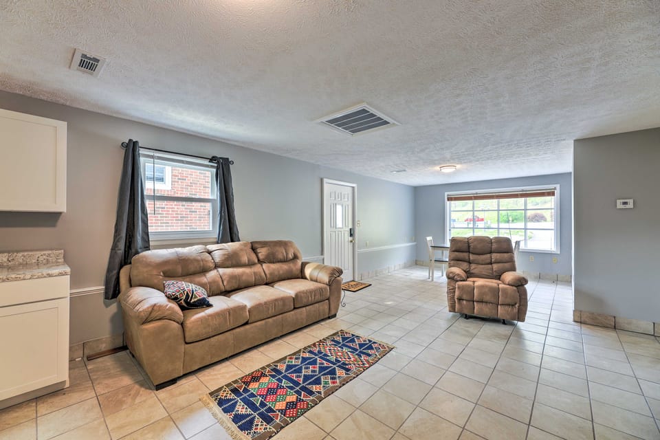 'Loretta' Sun-Kissed Apt on Country Music Hwy Apartment in Kentucky