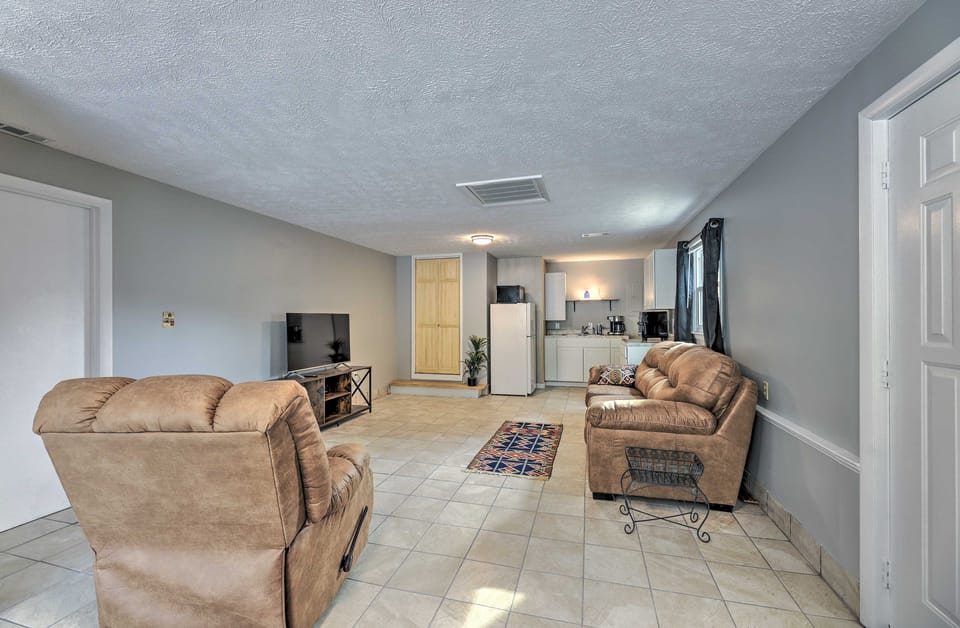 'Loretta' Sun-Kissed Apt on Country Music Hwy Apartment in Kentucky