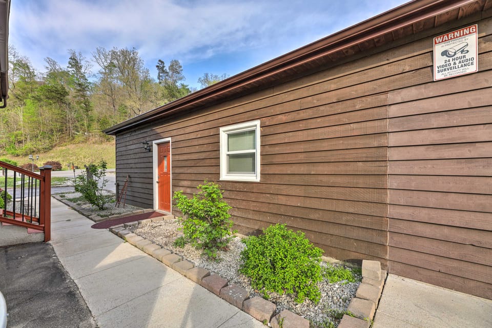 'Lynn' Dog-Friendly Abode w/ Mountain Views! Apartment in Kentucky