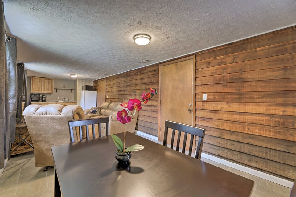 'Lynn' Dog-Friendly Abode w/ Mountain Views! Apartment in Kentucky