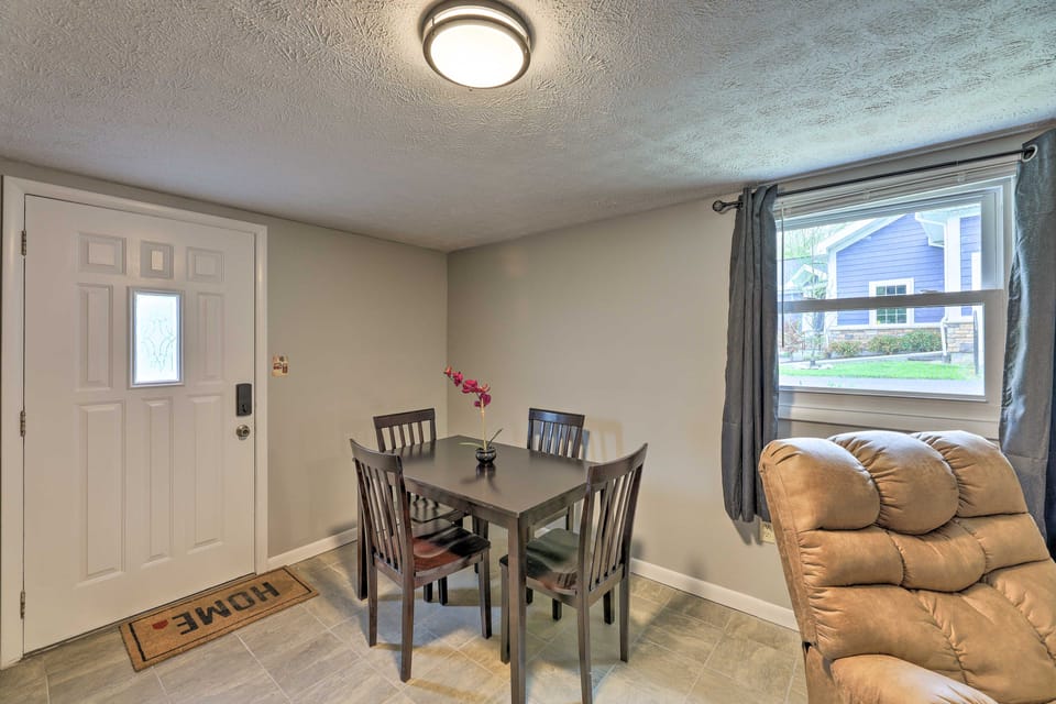'Lynn' Dog-Friendly Abode w/ Mountain Views! Apartment in Kentucky