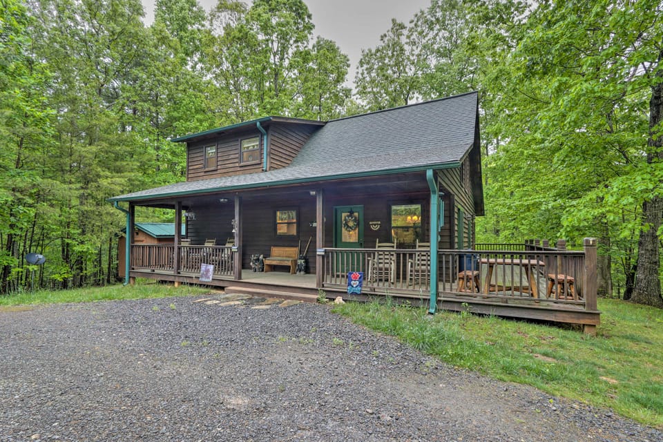 Fire Pit & Grill: Whittlers Mountain Escape! House in Tennessee