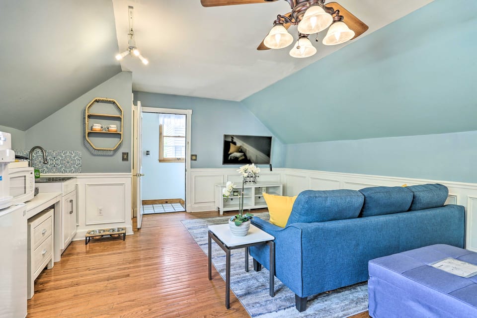 Pet-Friendly ‘Pond View Loft' w/ Private Pool! House in Pine Bush
