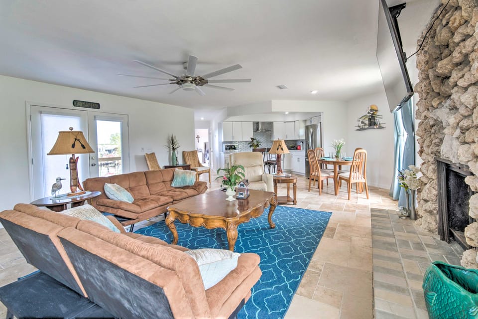 Remodeled Retreat on Homosassa River Canal! House in Homosassa
