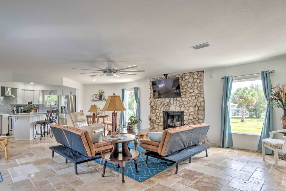 Remodeled Retreat on Homosassa River Canal! House in Homosassa