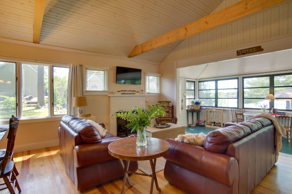 Peaceful Long Pond Cottage w/ Dock & Views Cottage in Lakeville
