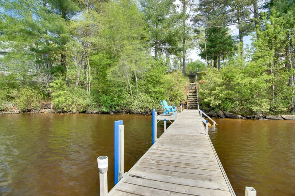 Peaceful Long Pond Cottage w/ Dock & Views Cottage in Lakeville