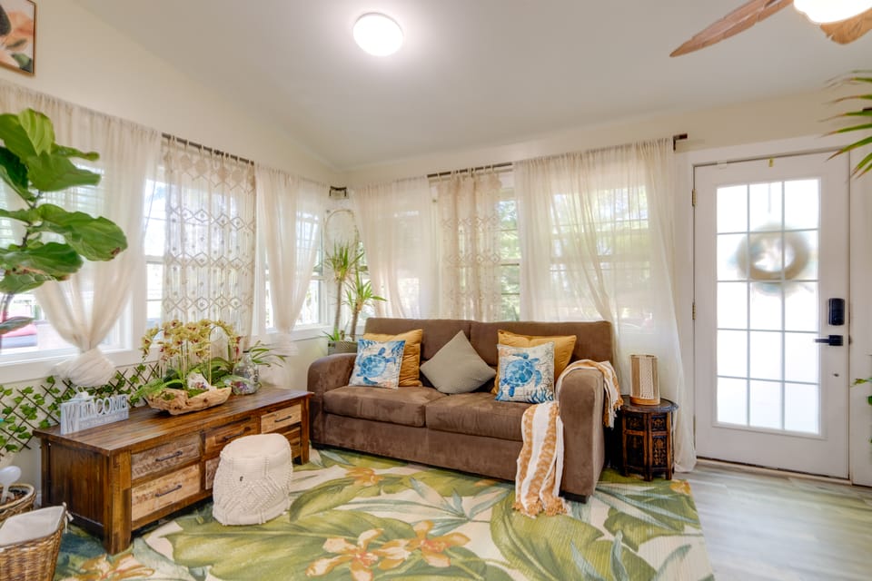 Adorable Beach Cottage w/ Hot Tub & Tropical Bar! Cottage in Maryland
