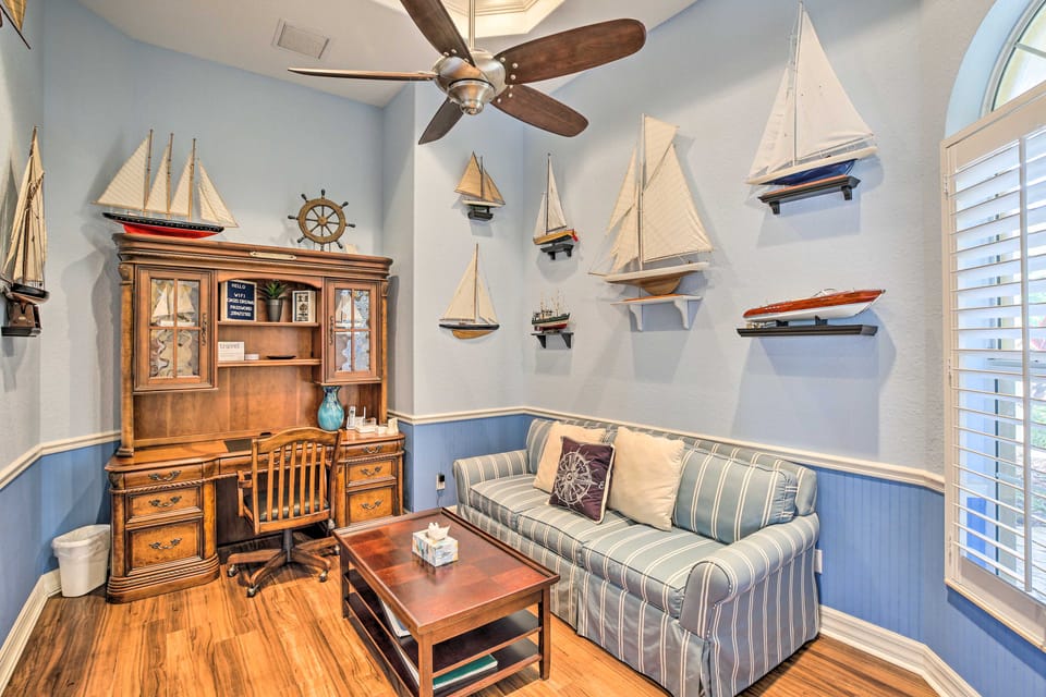 3 Mi to Downtown Cape Coral: Canal-Front Villa Villa in Cape Coral