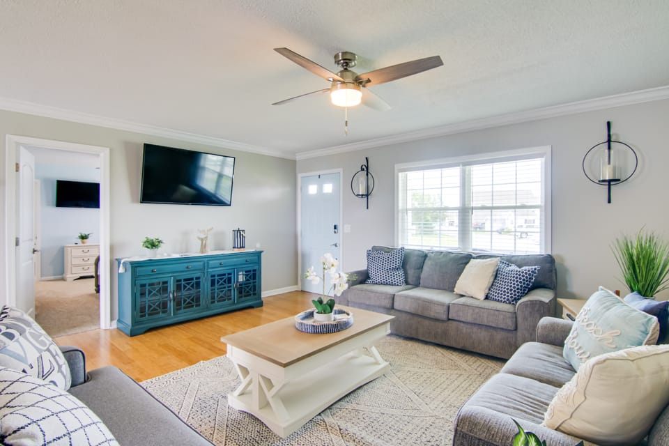 Sunsets, Salt Air and Single-Story Ease in Fenwick House in Sussex County