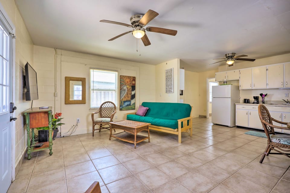 Beachfront Cottage in St Augustine - Pet Friendly! Cottage in Vilano Beach