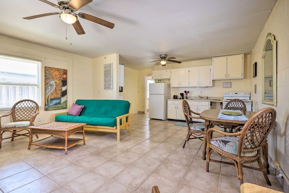 Beachfront Cottage in St Augustine - Pet Friendly! Cottage in Vilano Beach