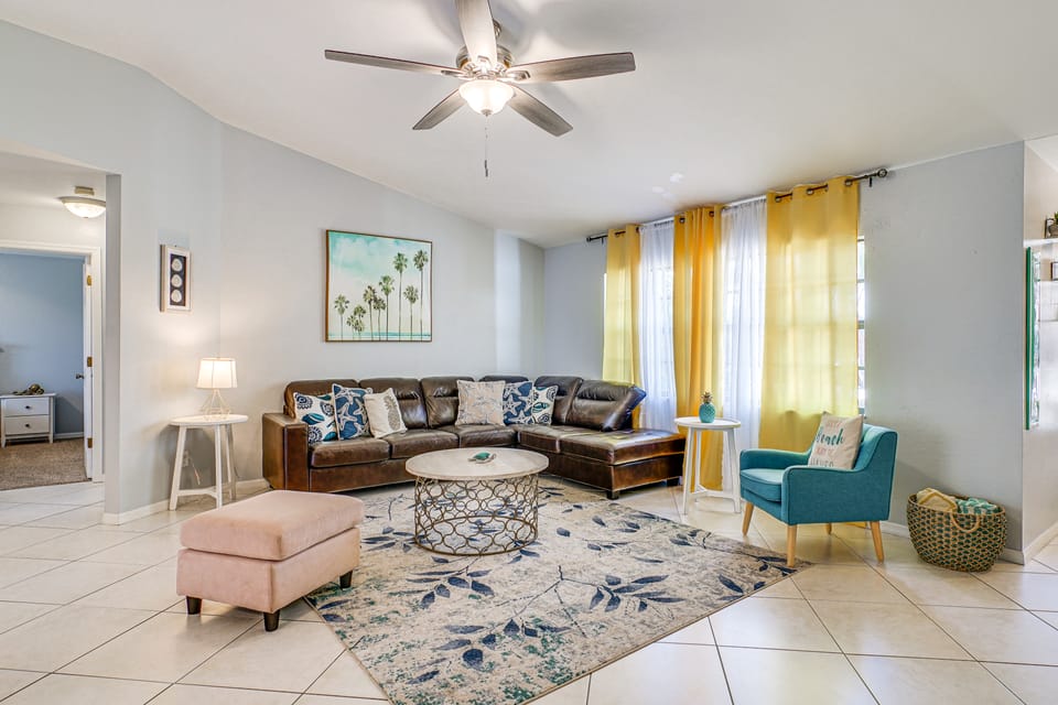 Screened Porch & Heated Pool: Cape Coral Home House in Cape Coral