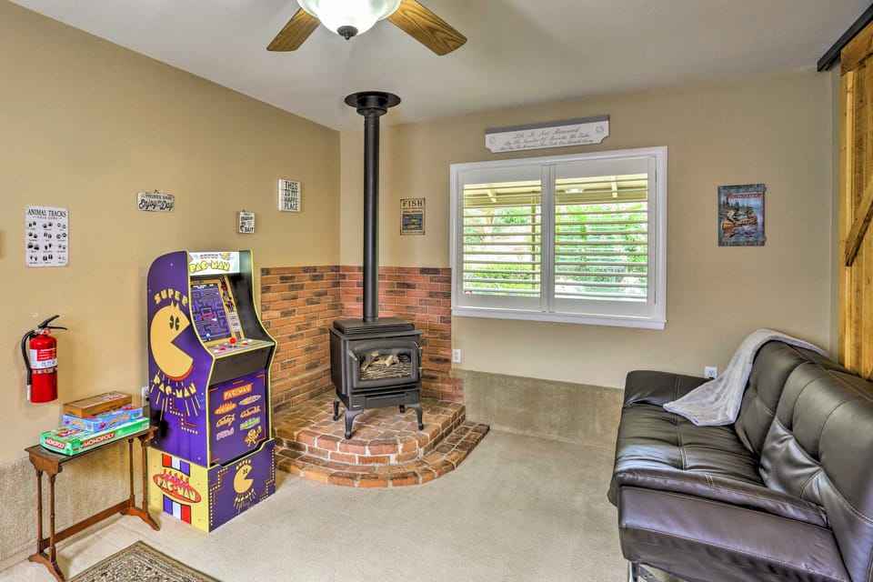 Home in Shasta Lake Near Redding: Early Check-In! House in California