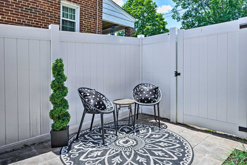 Stylish DC Studio ~ 5 Mi to National Mall! Apartment in District of Columbia