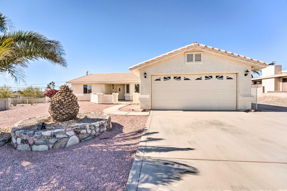 Patio + Fire Pit: Central Home in Lake Havasu City House in Lake Havasu City