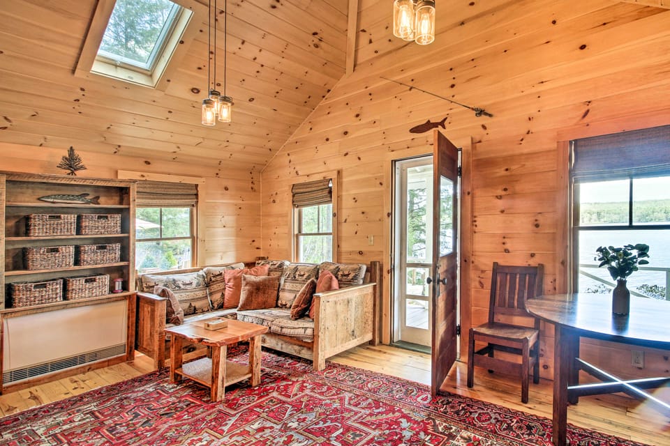 Lakefront Cottage: Boat Dock, Patio & Kayaks! Cottage in Otisfield
