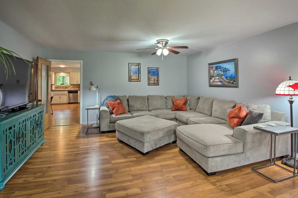 Waterfront Retreat w/ Boat Dock in Hot Springs! House in Hot Springs