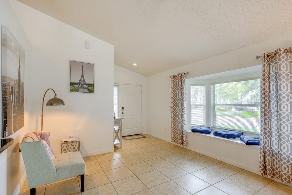 30 Mi to Universal Epic Universe: Golf Club Villa House in Haines City