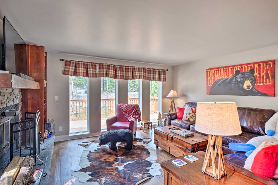 Private Deck & Hot Tub! Breckenridge Family Haven House in Summit County