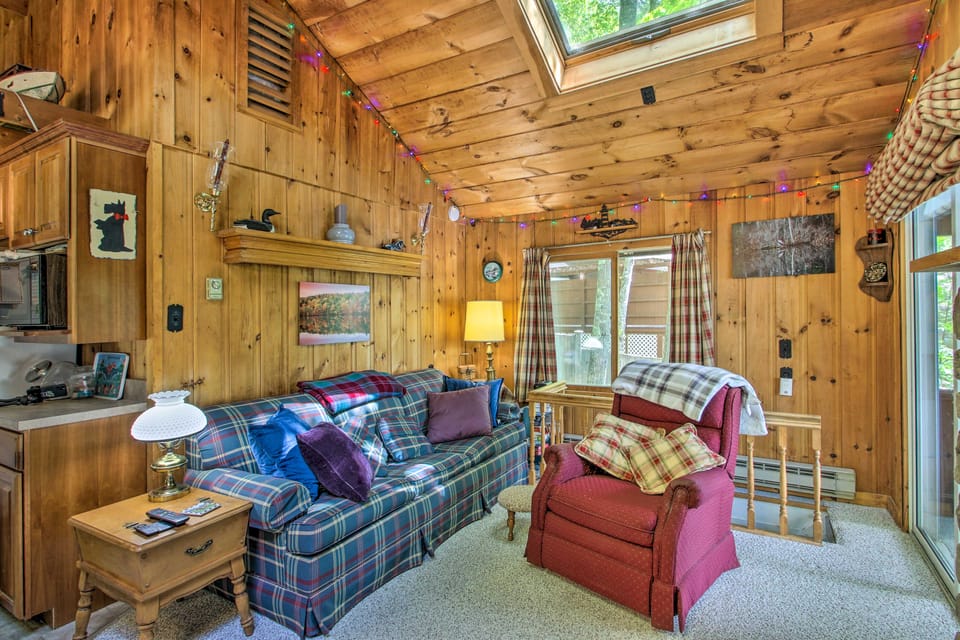 Waterfront Escape w/ Kayak, Paddle Boards, & Sauna House in Casco
