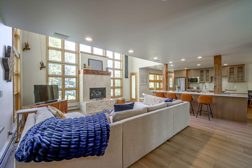 Spacious Townhome Near Main St & Lake Dillon! Apartment in Frisco