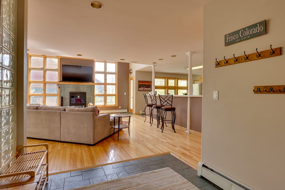 Spacious Townhome Near Main St & Lake Dillon! Apartment in Frisco