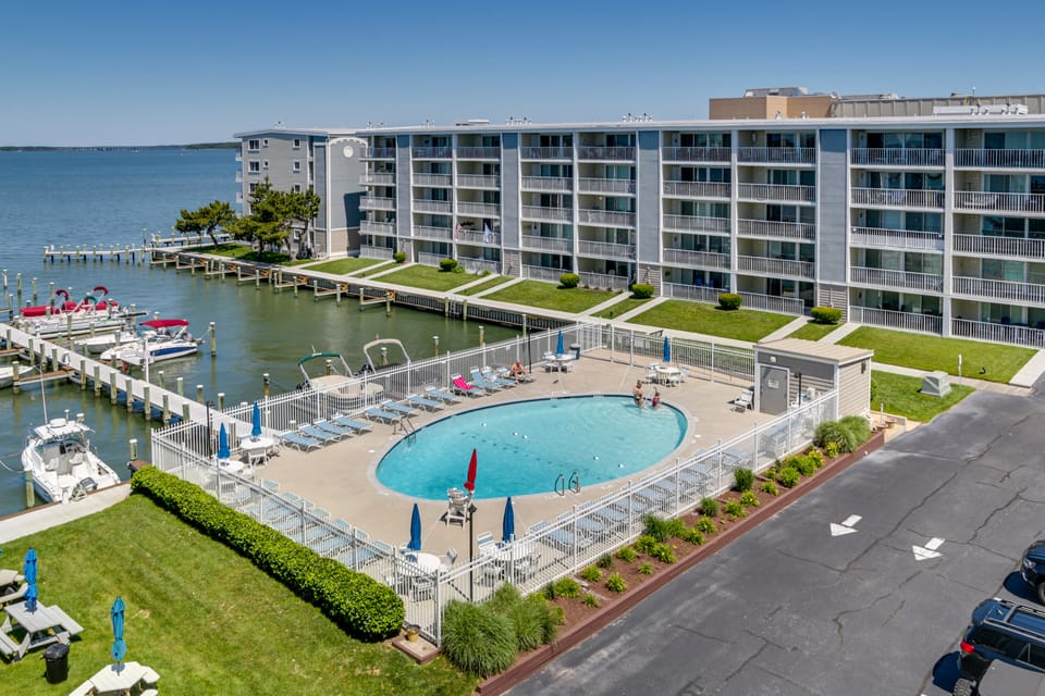 Walk to Pool & Beach! Ocean City Family Condo Apartment in Ocean City