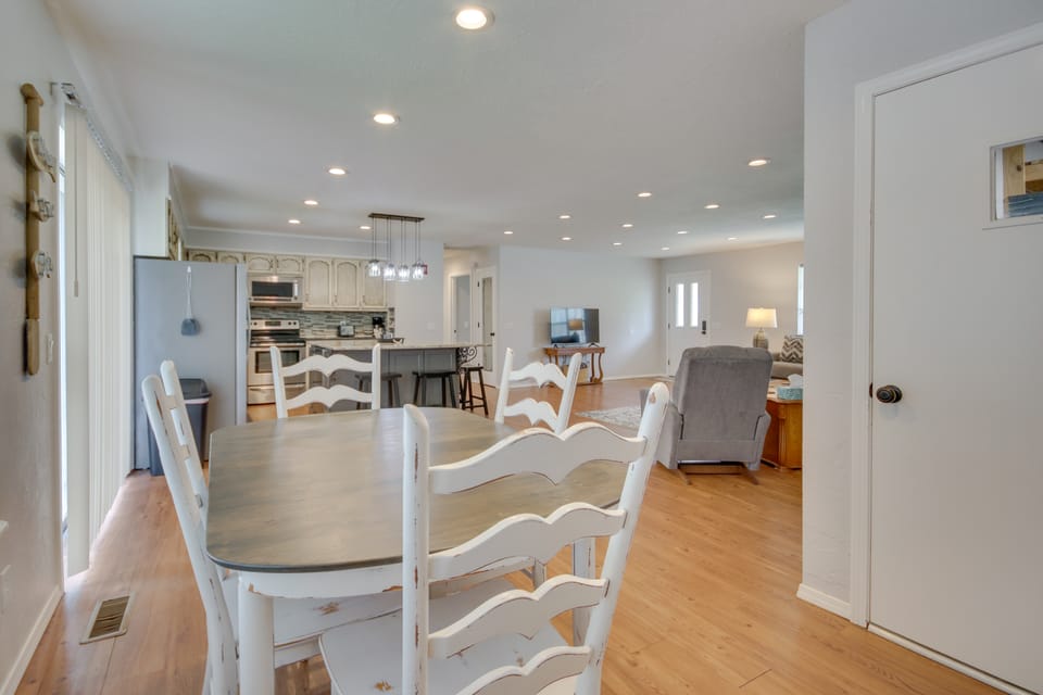 Yard + 15' Boat Slip: Waterfront Grove Getaway House in Grove