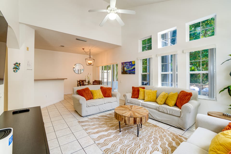 Townhome in Berkeley Lake Resort, 9 Mi to WDW! Apartment in Kissimmee