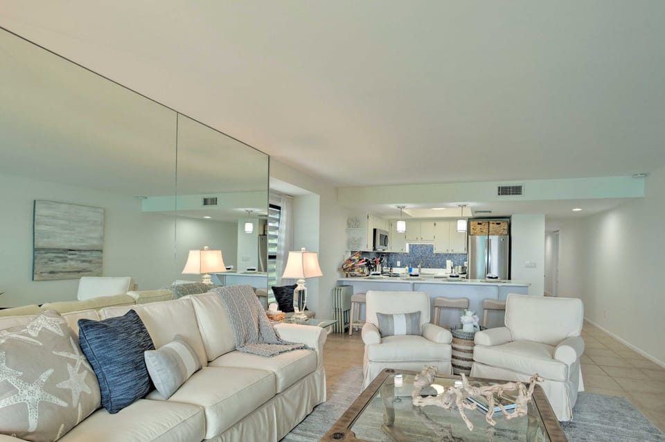 Stuart Condo at Beachfront Resort w/ Ocean Views Apartment in Hutchinson Island