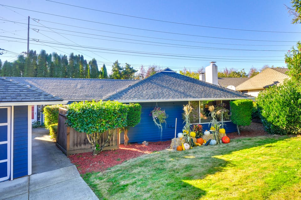 Portland Haven Next to St. Vincent's Hospital House in Beaverton