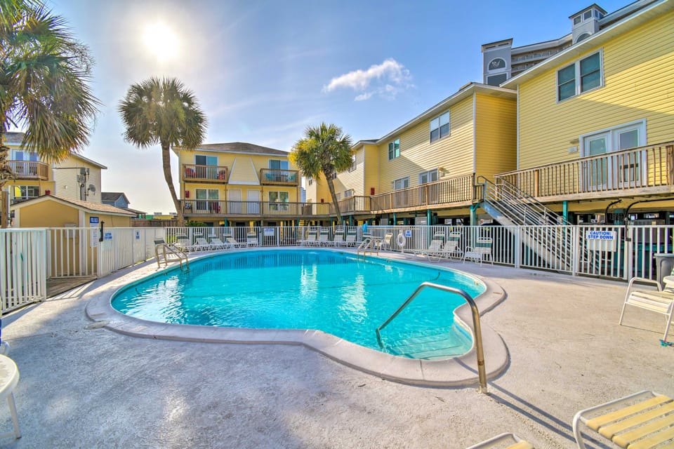 Gulf Shores Condo - Walk to Beach & Restaurants! Apartment in Gulf Shores