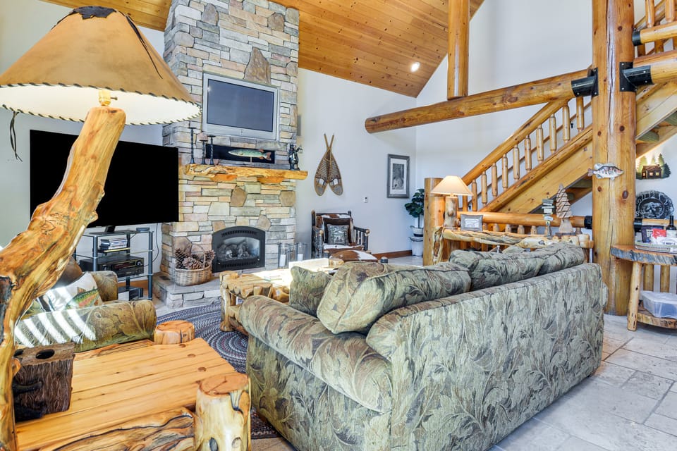 2 Cabins: Group & Family Getaway in Arnold! House in Arnold