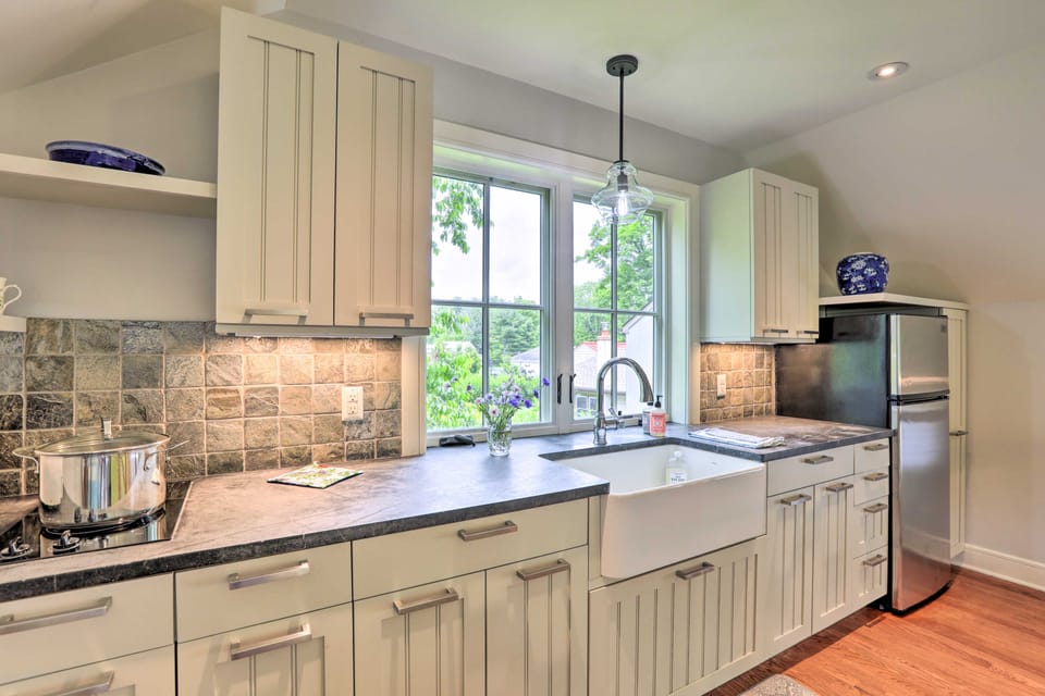 Barn-Like Studio Suite w/ Flowering Garden! Apartment in Jersey Shore