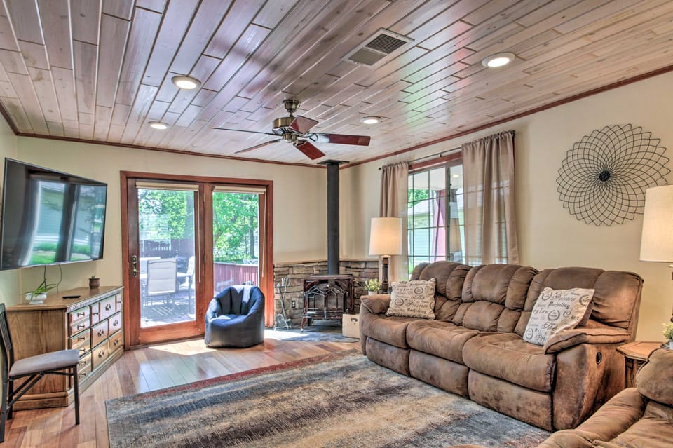 Retreat w/ Lake Access & Private Boat Dock! House in Minnesota