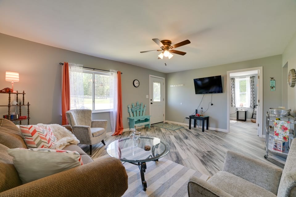 All-Season Getaway in Frederic: Bring Your Pets! House in Michigan