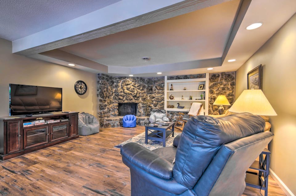 Furnished Deck, Dock! Lake of the Ozarks Oasis House in Lake of the Ozarks