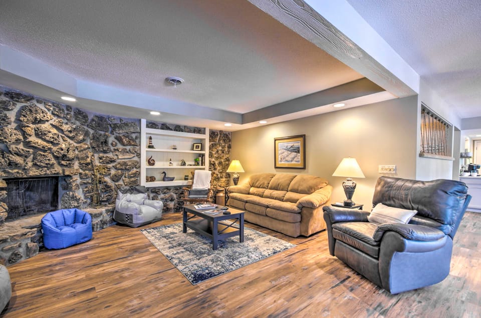 Furnished Deck, Dock! Lake of the Ozarks Oasis House in Lake of the Ozarks