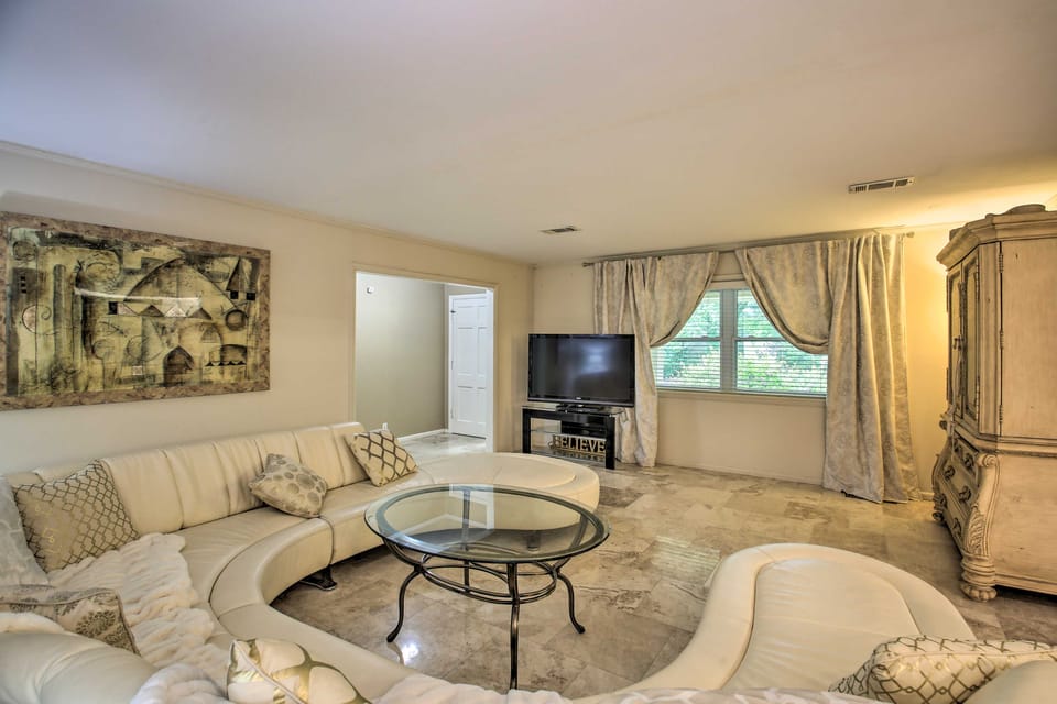 3 Mi to Oaklawn Racing Casino: Spacious Home House in Hot Springs