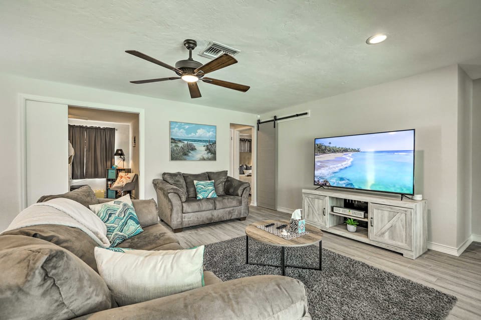 Bright & Breezy Cape Coral Retreat w/ Pool! House in Cape Coral