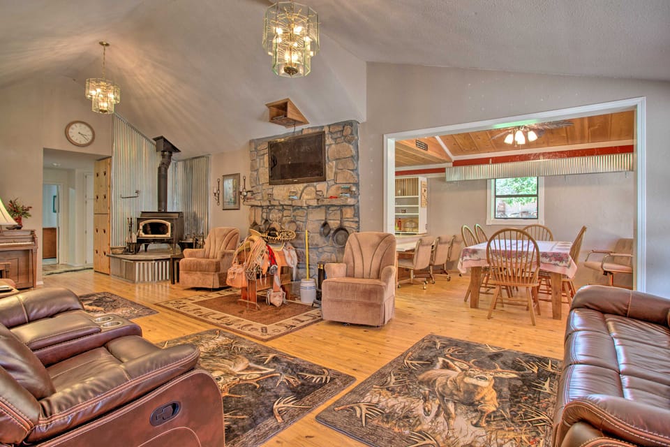 Rustic Home w/ Patio, 1 Mi to Sunset Beach! House in Oklahoma