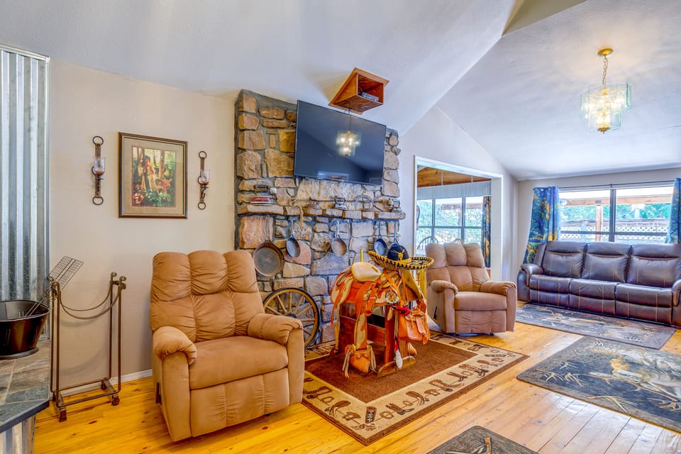 Rustic Home w/ Patio, 1 Mi to Sunset Beach! House in Oklahoma