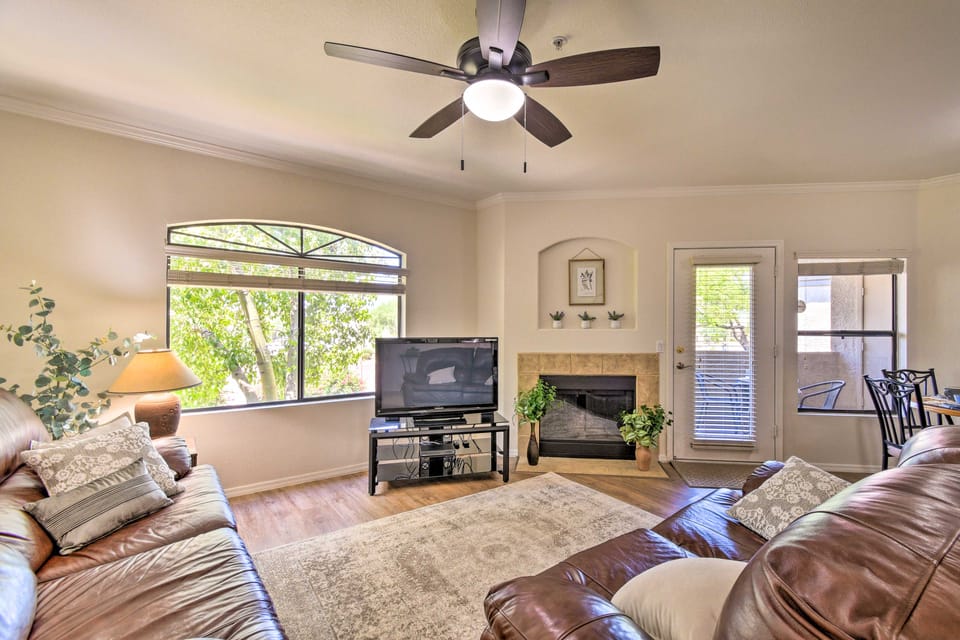 Balcony + Pools! Snowbird Retreat in Scottsdale Apartment in Scottsdale
