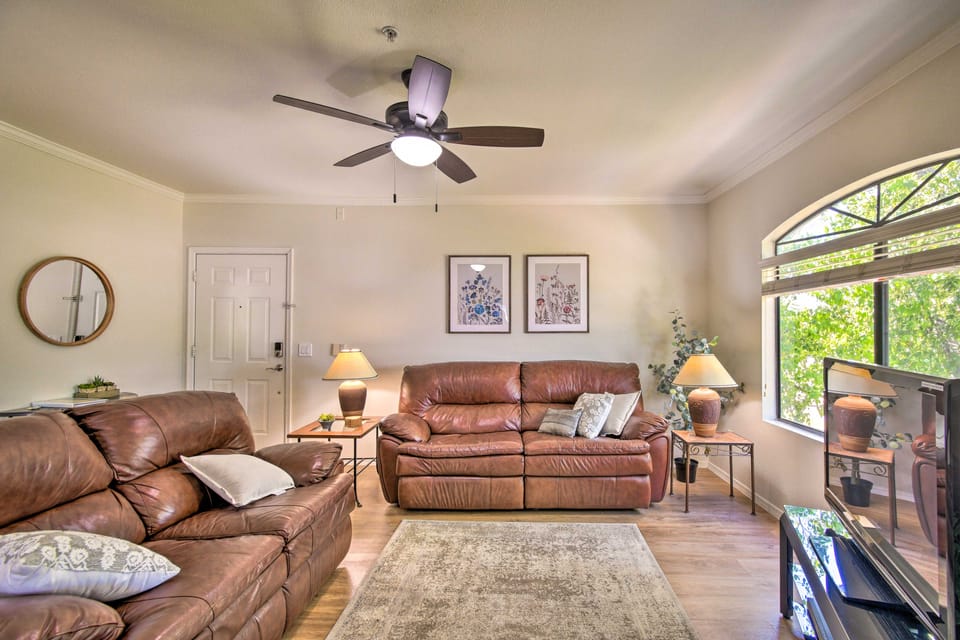 Balcony + Pools! Snowbird Retreat in Scottsdale Apartment in Scottsdale