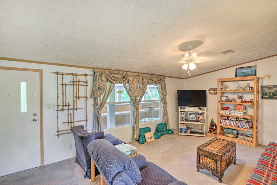 Bright Steinhatchee Home: Proximity to Ocean! House in Florida