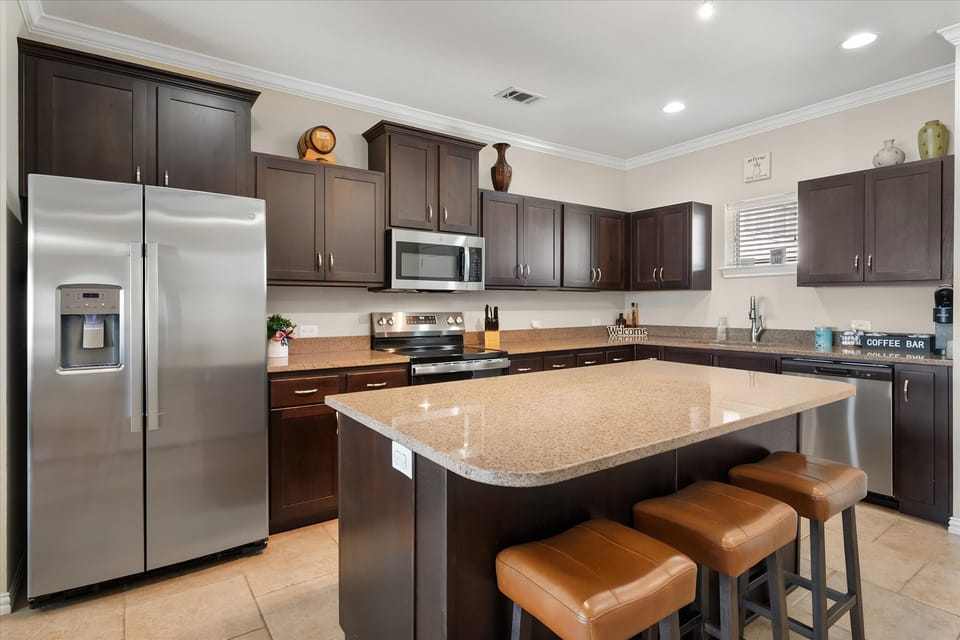 Lakefront Paradise with Stunning Views! Apartment in Texas